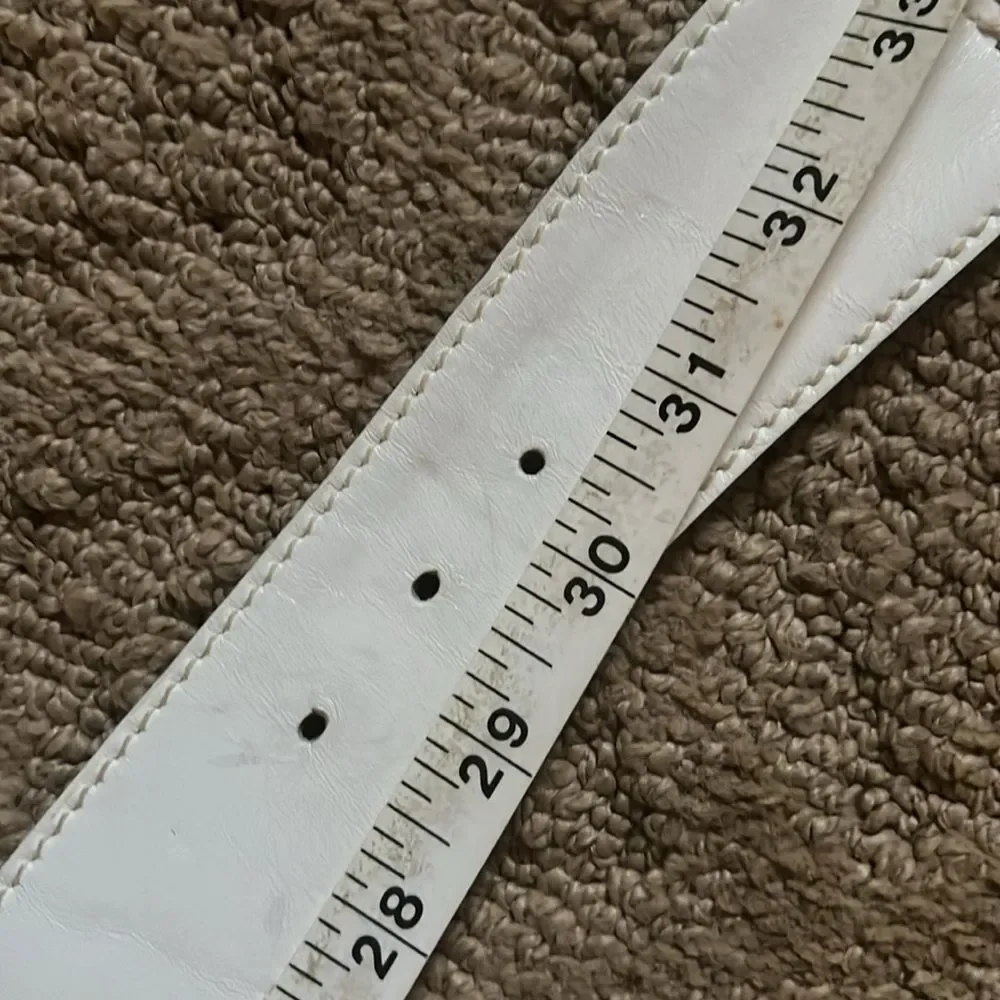 Vintage White Belt with Gold Buckle – Size Medium - Picture 8 of 8